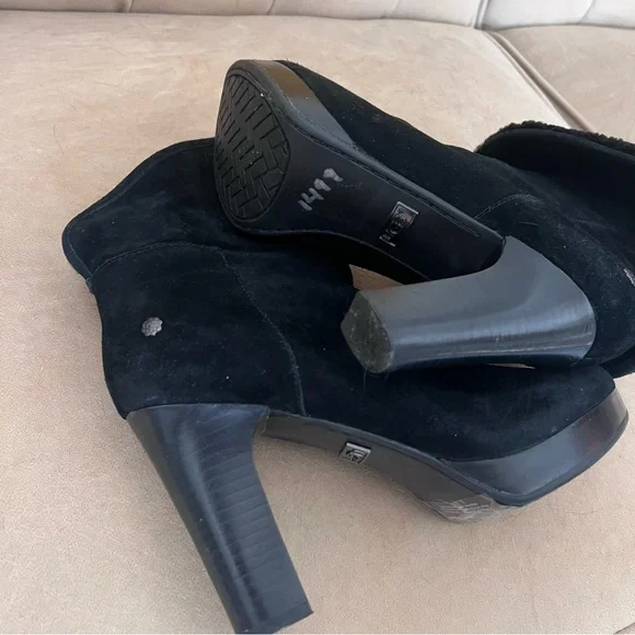 UGG Black Suede Heeled Boots with Shearling Cuff - Picture 3 of 6